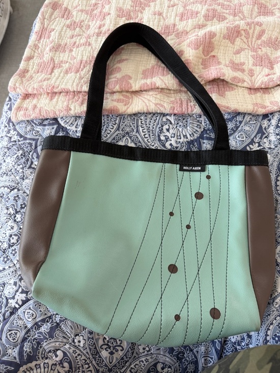 Holly Aiken Handbags - North Carolina’s Holly Aiken Brand Bag